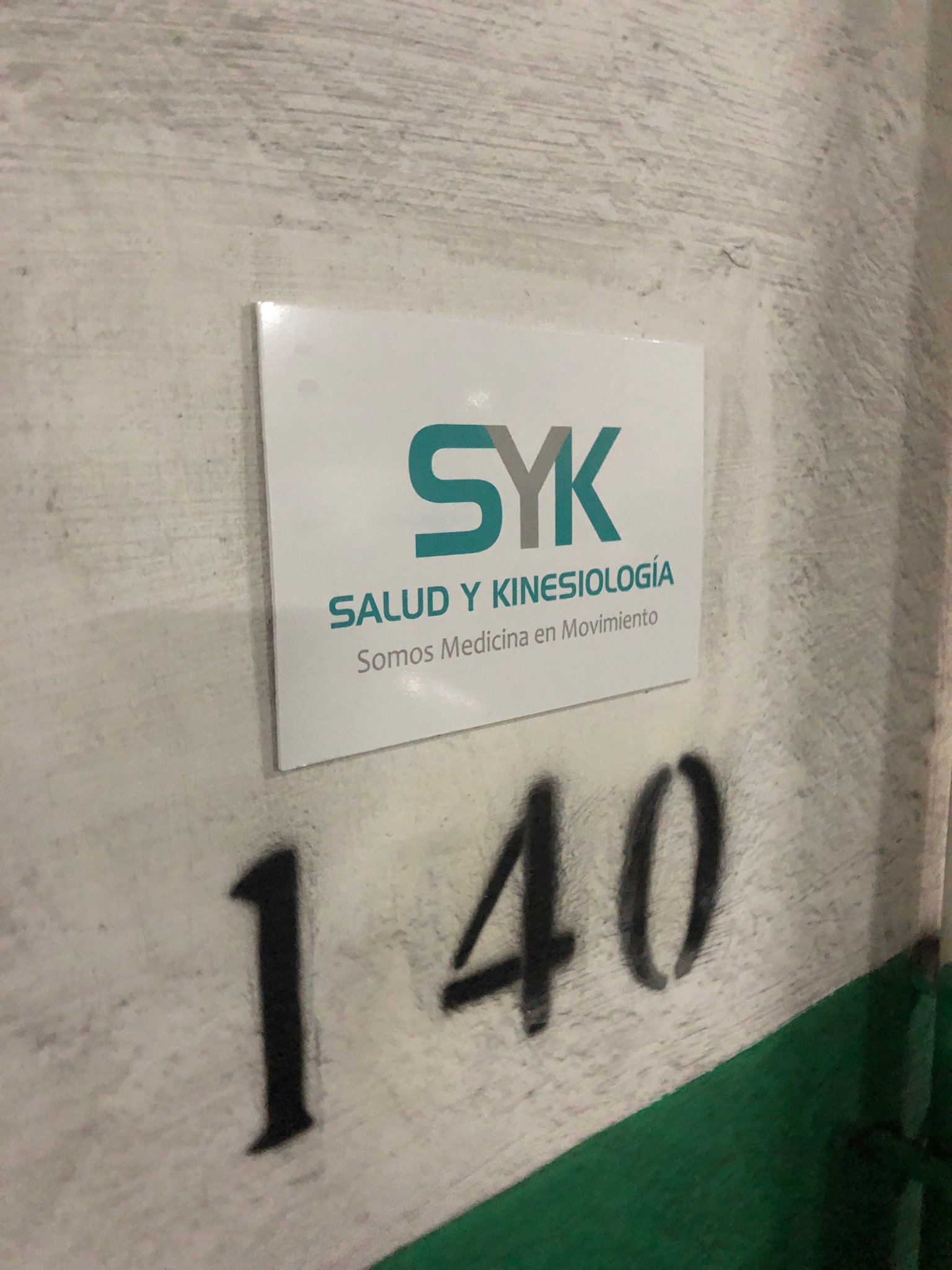 Letrero para Clínicas. | Letreros para Puertas de Oficinas y Empresas.